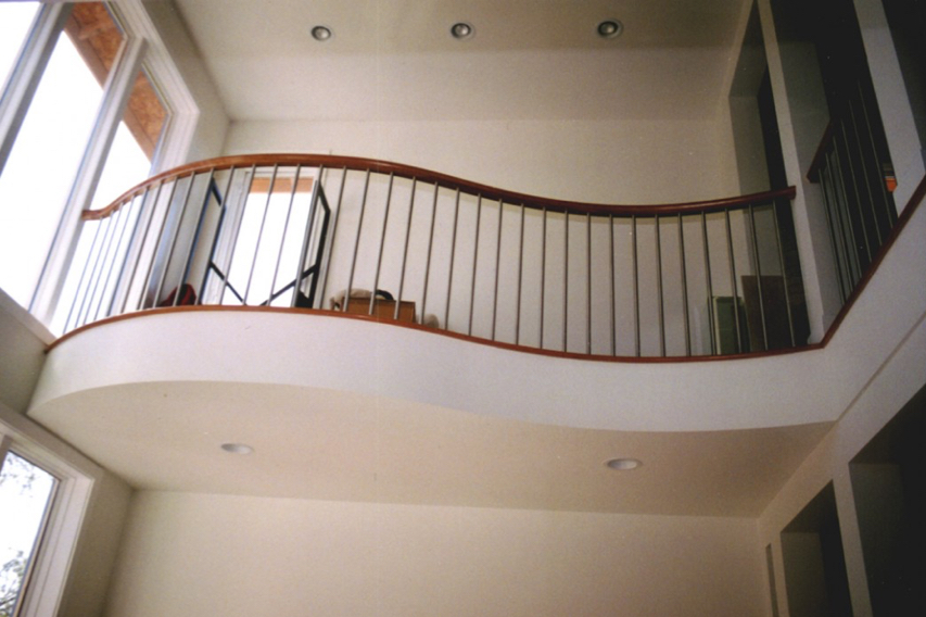 Metal-and-wood stair composition